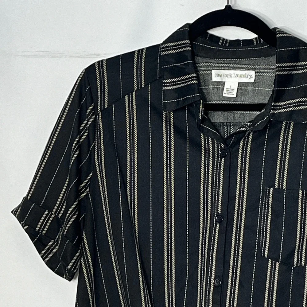 New York Laundry Womens Large Black White Striped Short Sleeve Tie Front Shirt